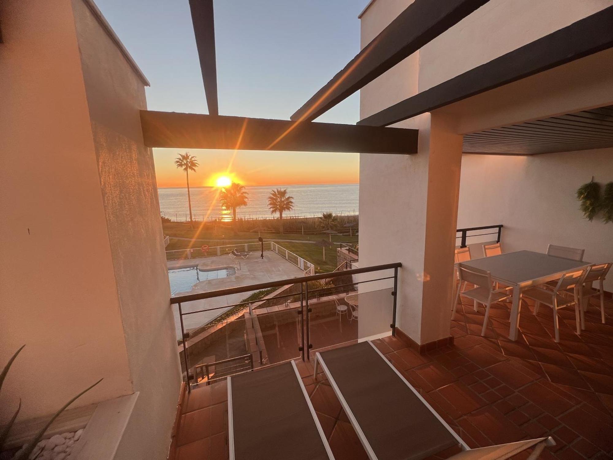 Sunrise Beach Front - Casares Del Mar Esterno foto